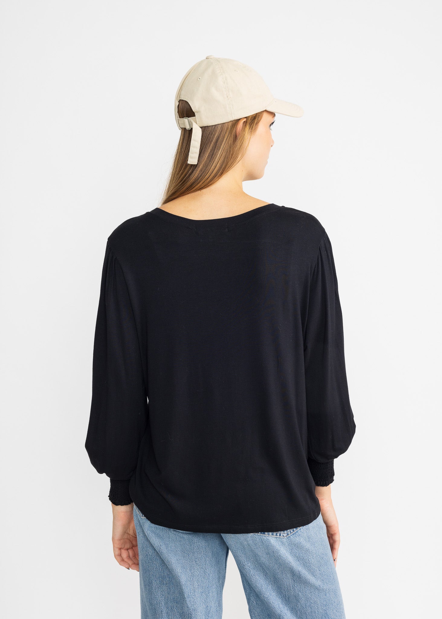 YanaK POLLY top featuring a stylish design with short sleeves and a relaxed fit in a soft fabric.