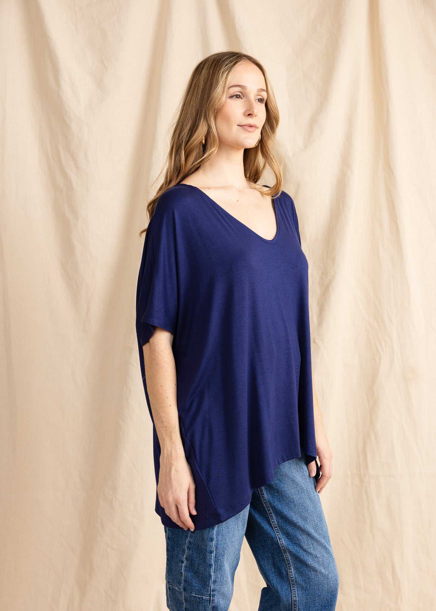 APPLE TOP SLEEVELESS vneck