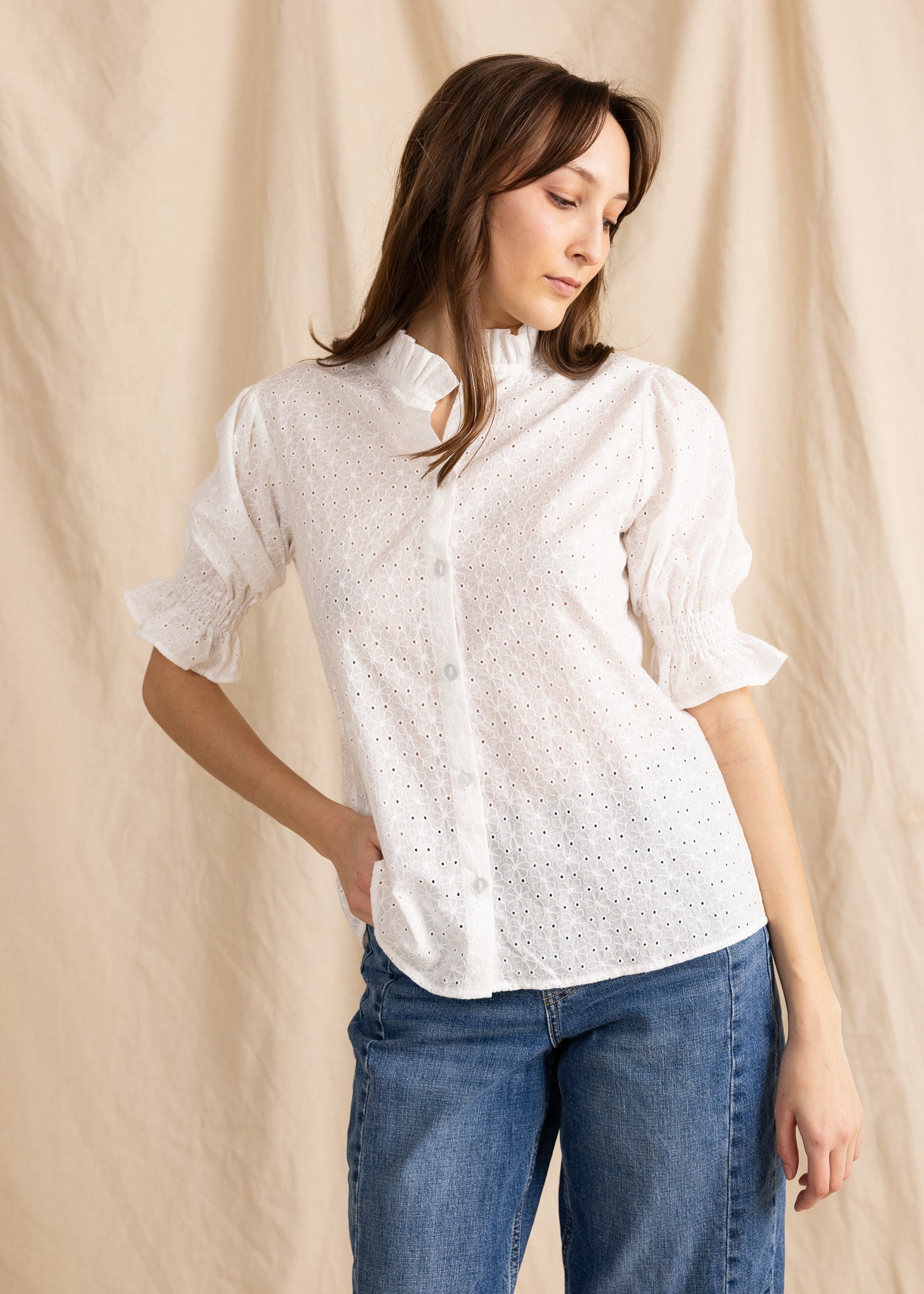 CLAUDETTE TOP eyelet