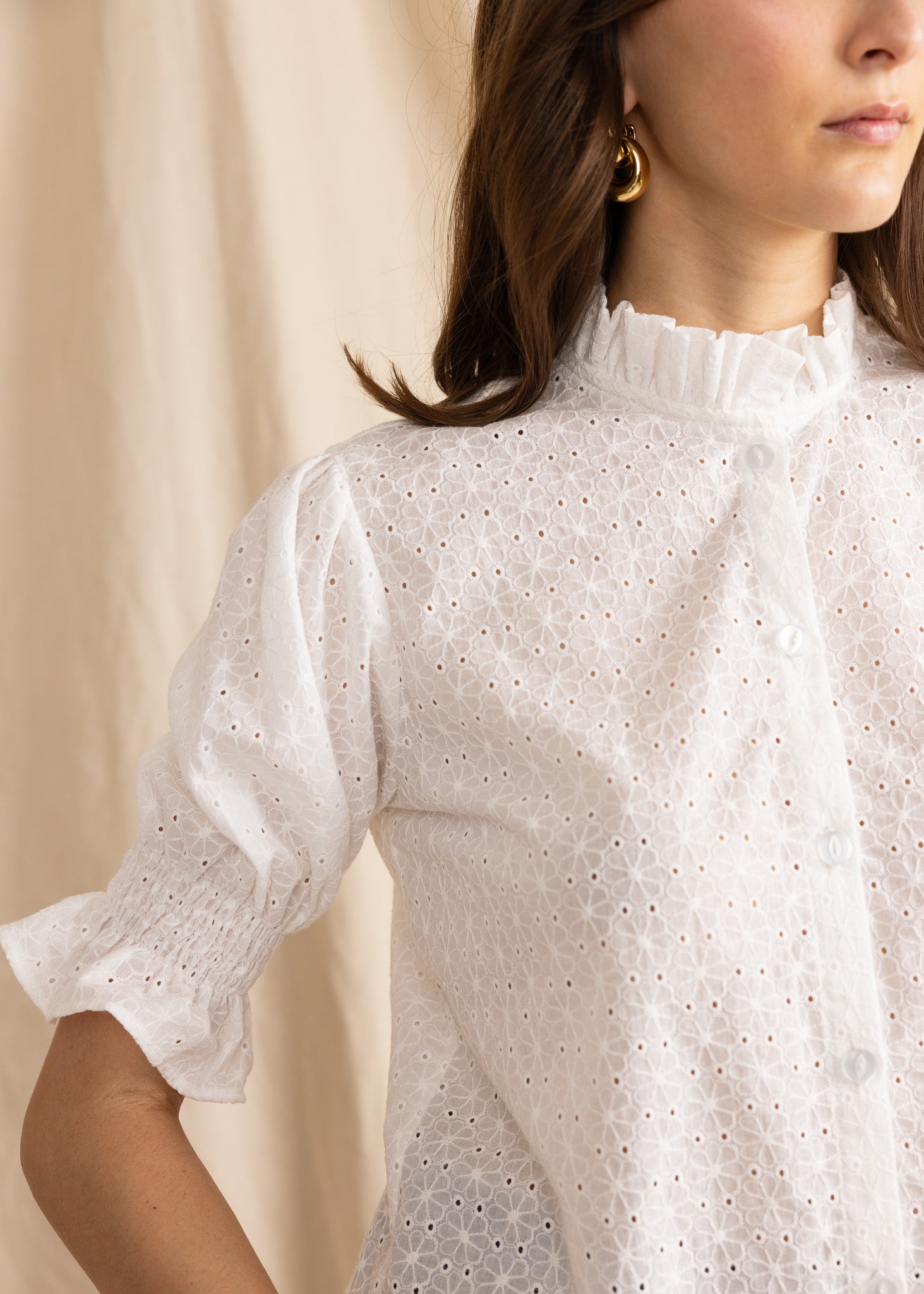 CLAUDETTE TOP eyelet