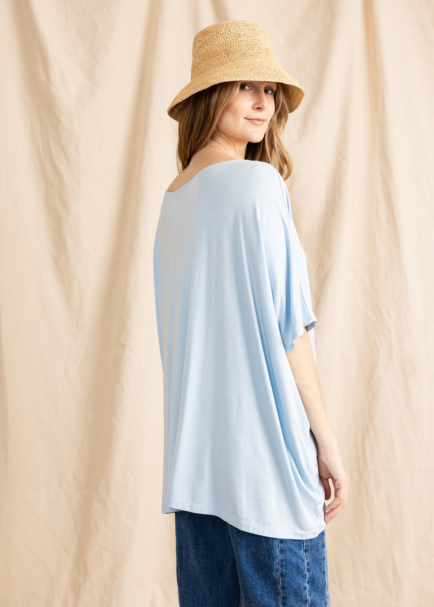 APPLE TOP SLEEVELESS vneck - Yana K Collective