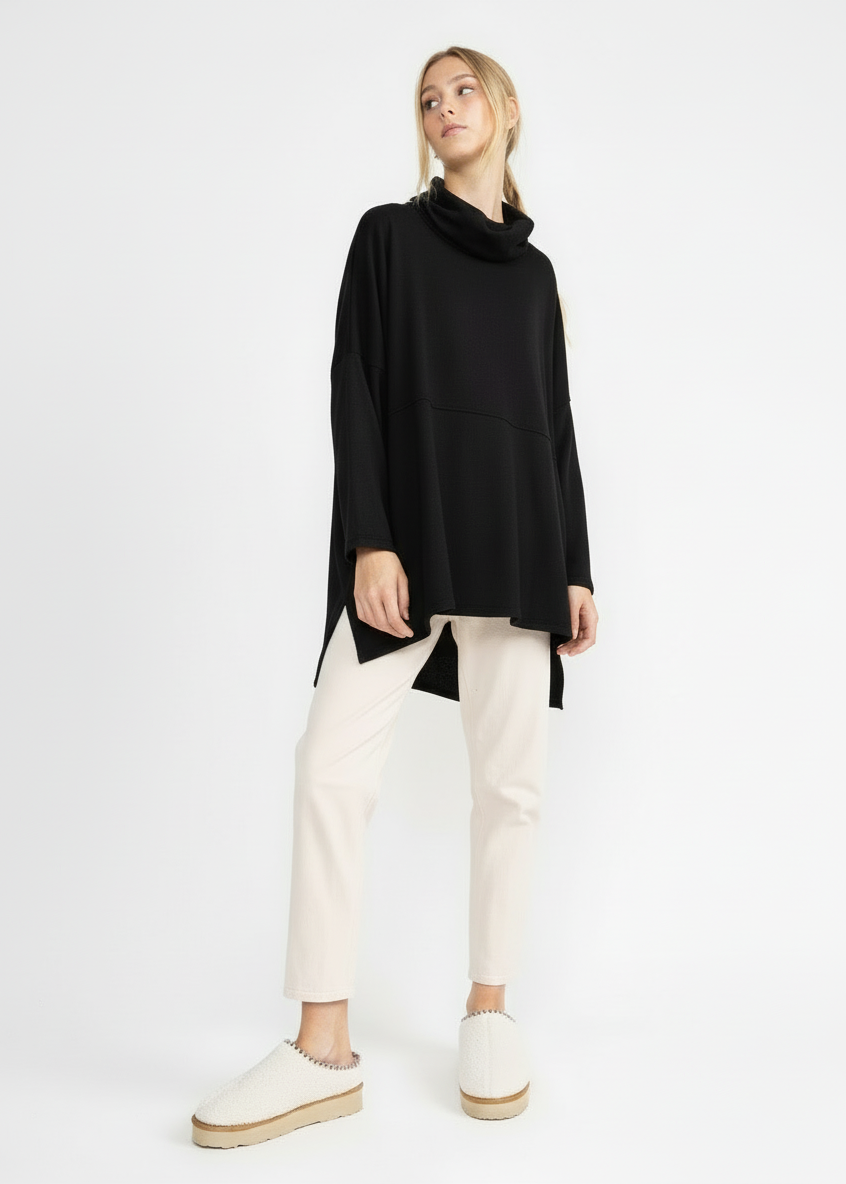 Cozy Yana K SHELLY SWEATER fleece in soft fabric, featuring a relaxed fit and stylish design for comfortable outerwear.