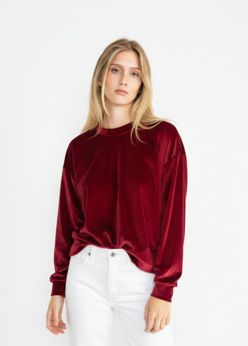 YanaK VICKY velvet sweater in rich fabric, featuring a relaxed fit and elegant design for stylish outerwear.