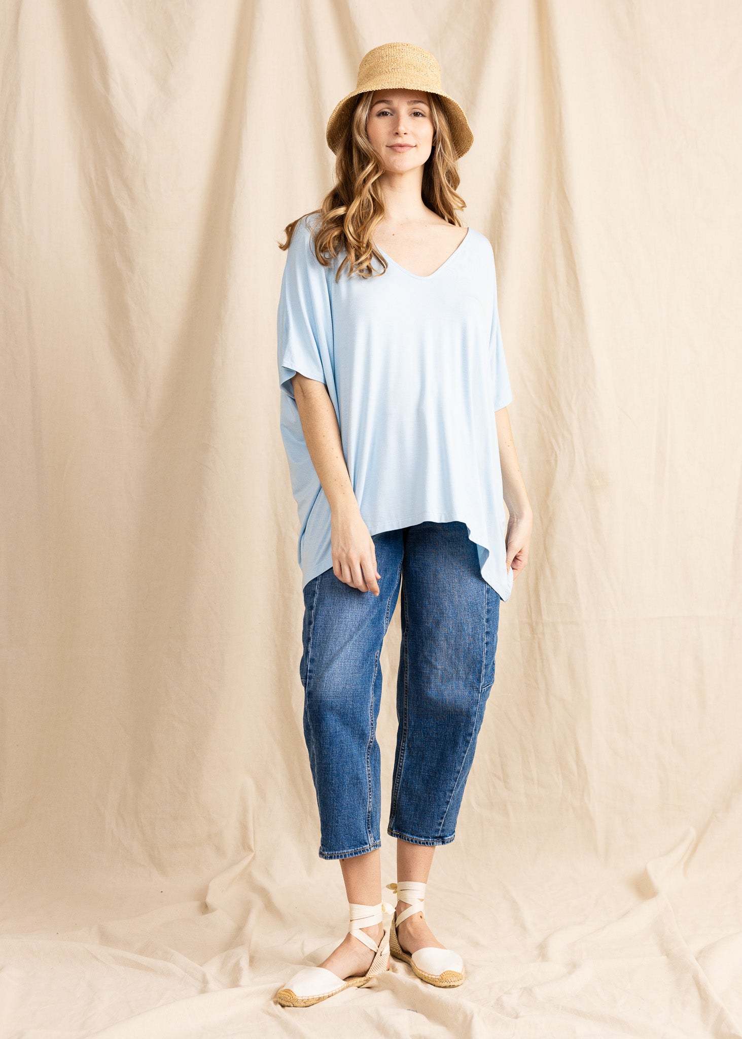 APPLE TOP SLEEVELESS vneck