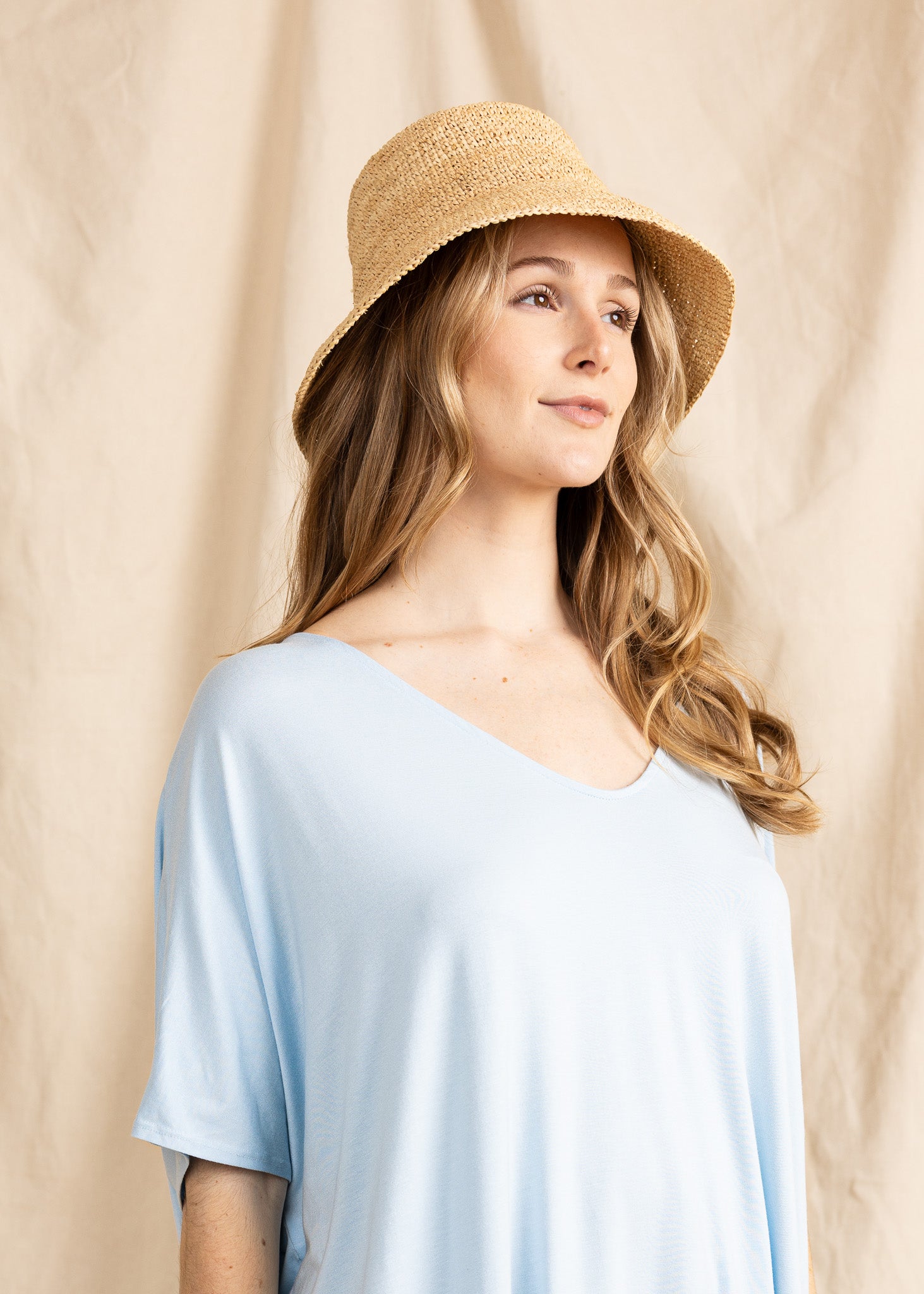 APPLE TOP SLEEVELESS vneck
