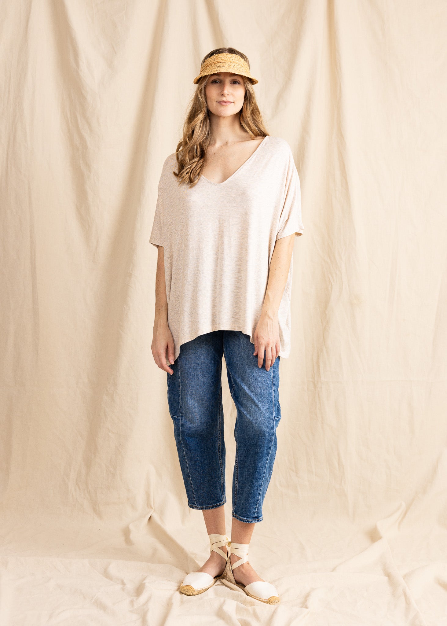 APPLE TOP SLEEVELESS vneck