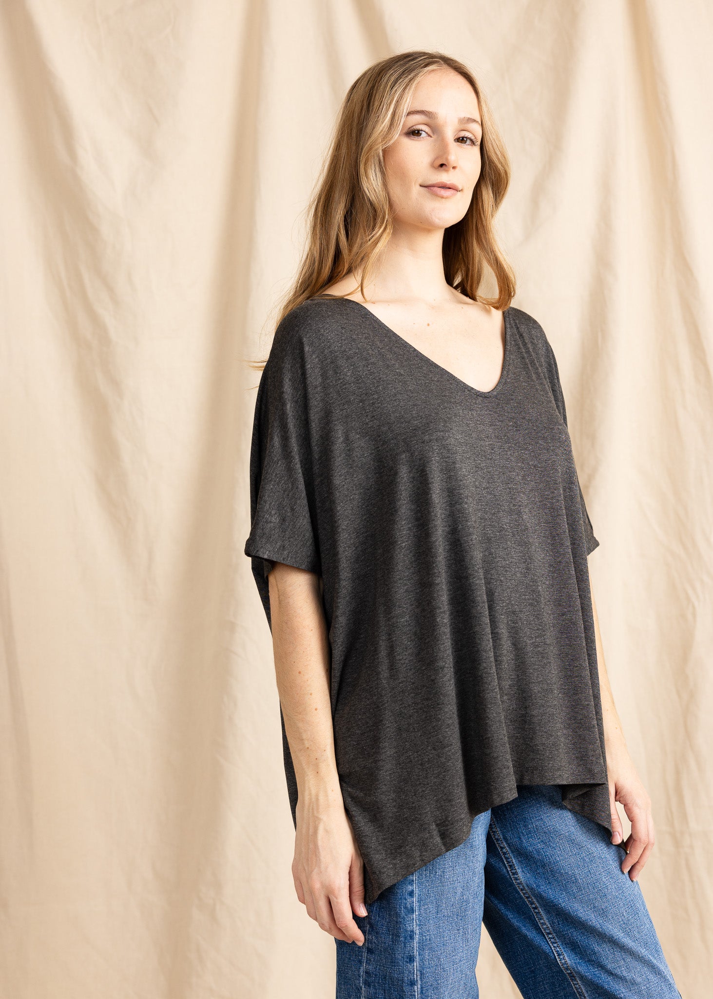 APPLE TOP SLEEVELESS vneck