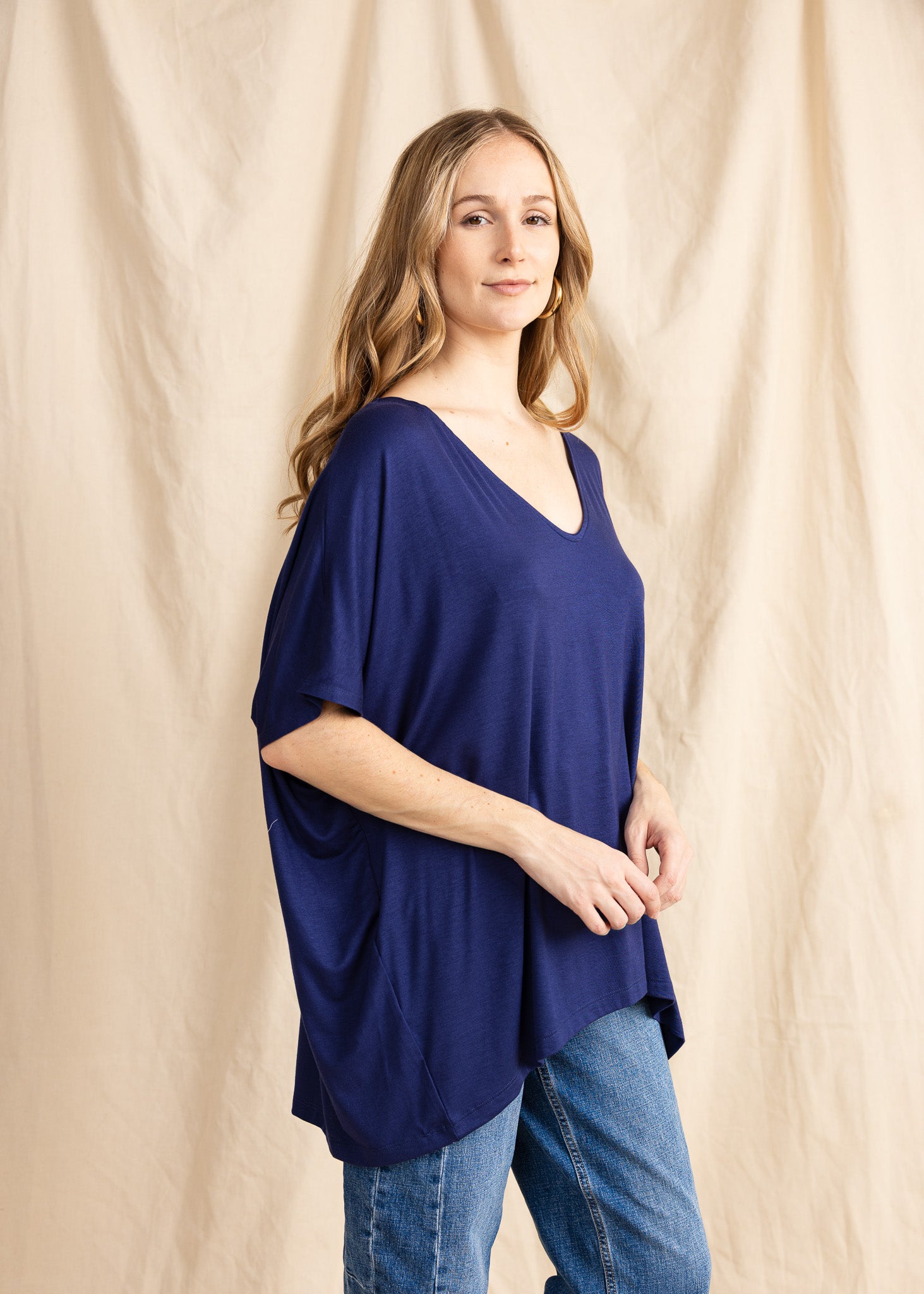 APPLE TOP SLEEVELESS vneck
