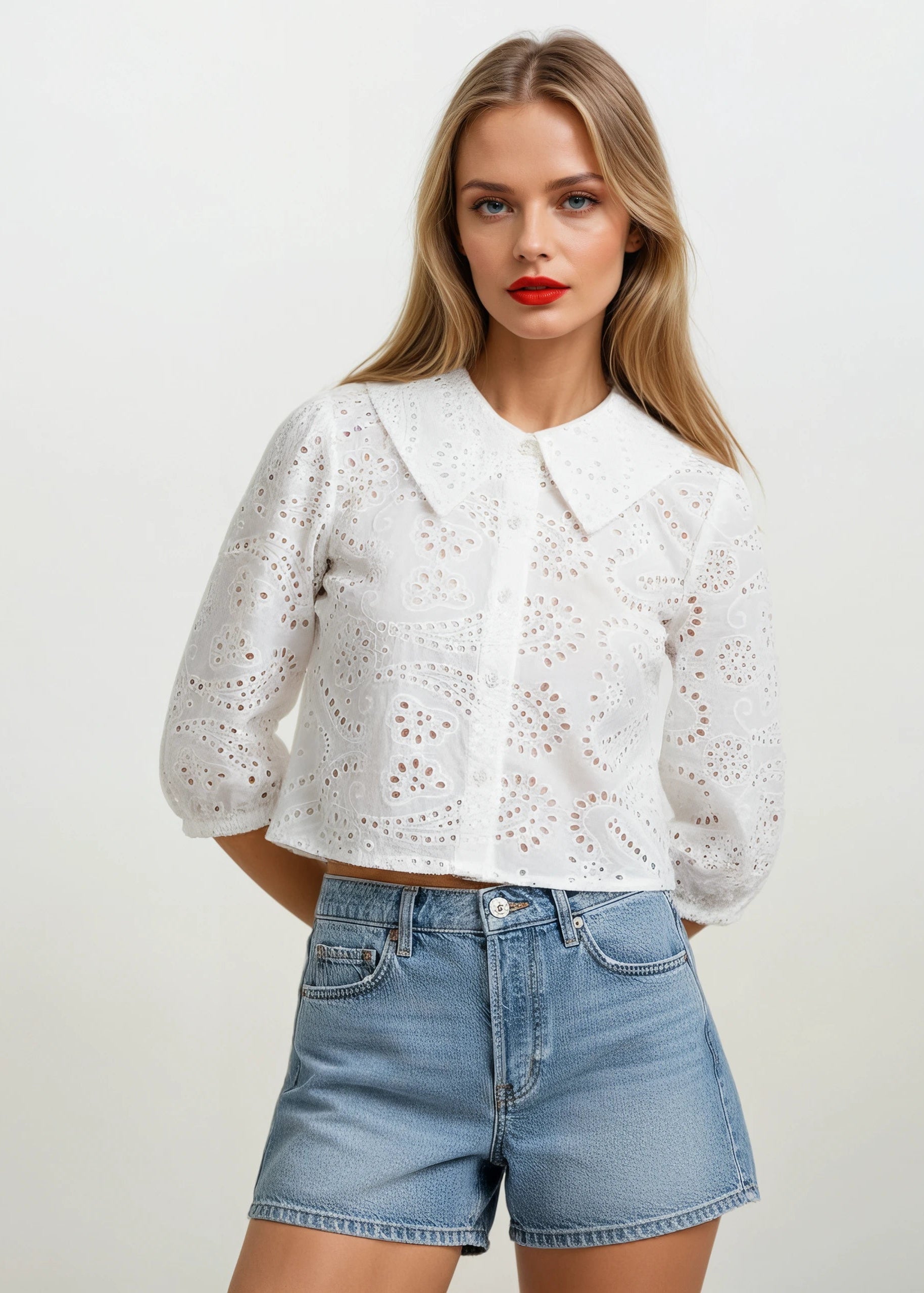 YanaK HAVENBURG TOP featuring a stylish design with a relaxed fit and elegant fabric in a neutral color palette.