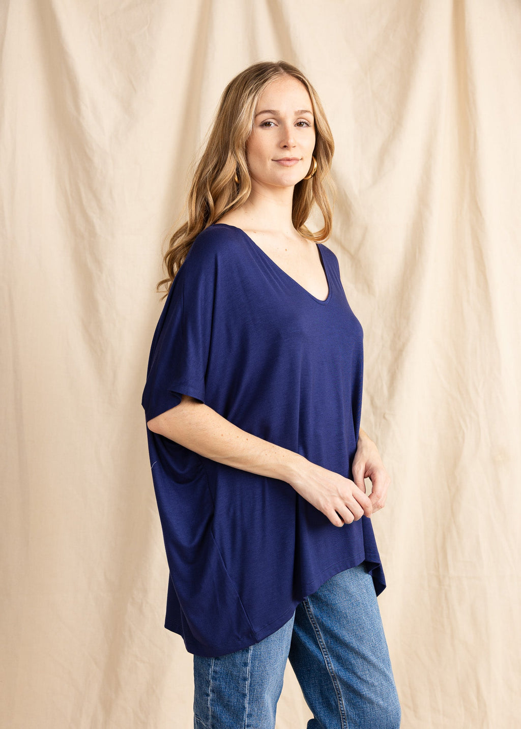 APPLE TOP SLEEVELESS vneck - Yana K Collective