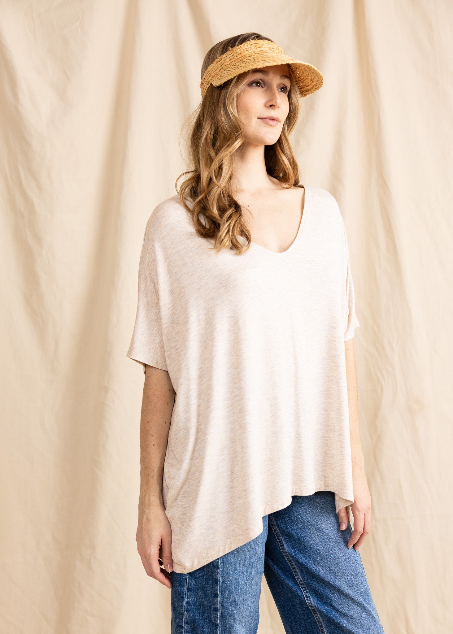 APPLE TOP SLEEVELESS vneck - Yana K Collective