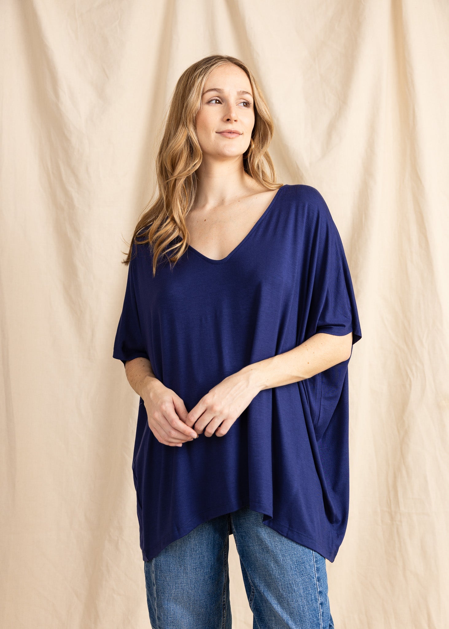 APPLE TOP SLEEVELESS vneck - Yana K Collective