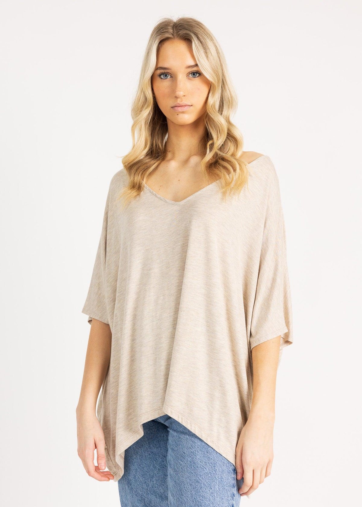 APPLE TOP SLEEVELESS vneck - Yana K